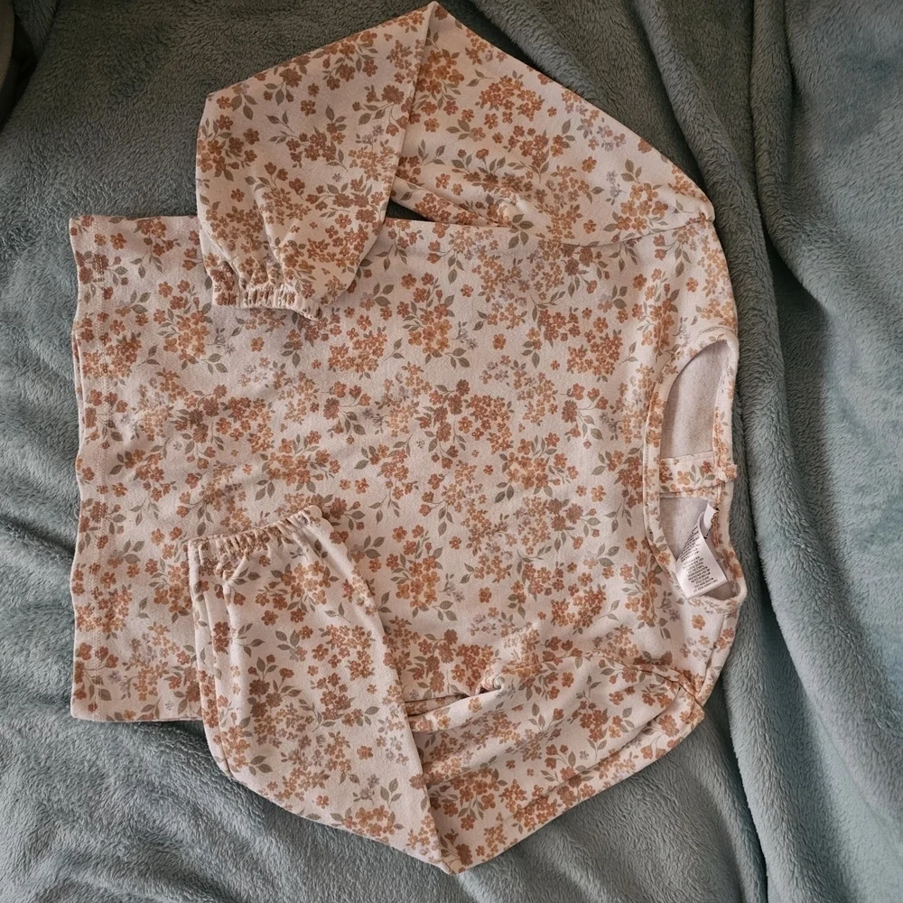 Daisy Fuentes Green Matching Set with Cuoduroy Dress Floral Long Sleeve Tee